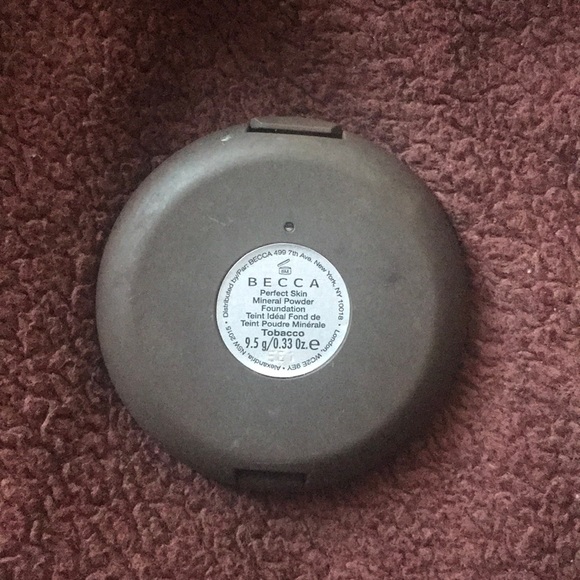 Becca powder foundation in tobacco - Picture 3 of 3